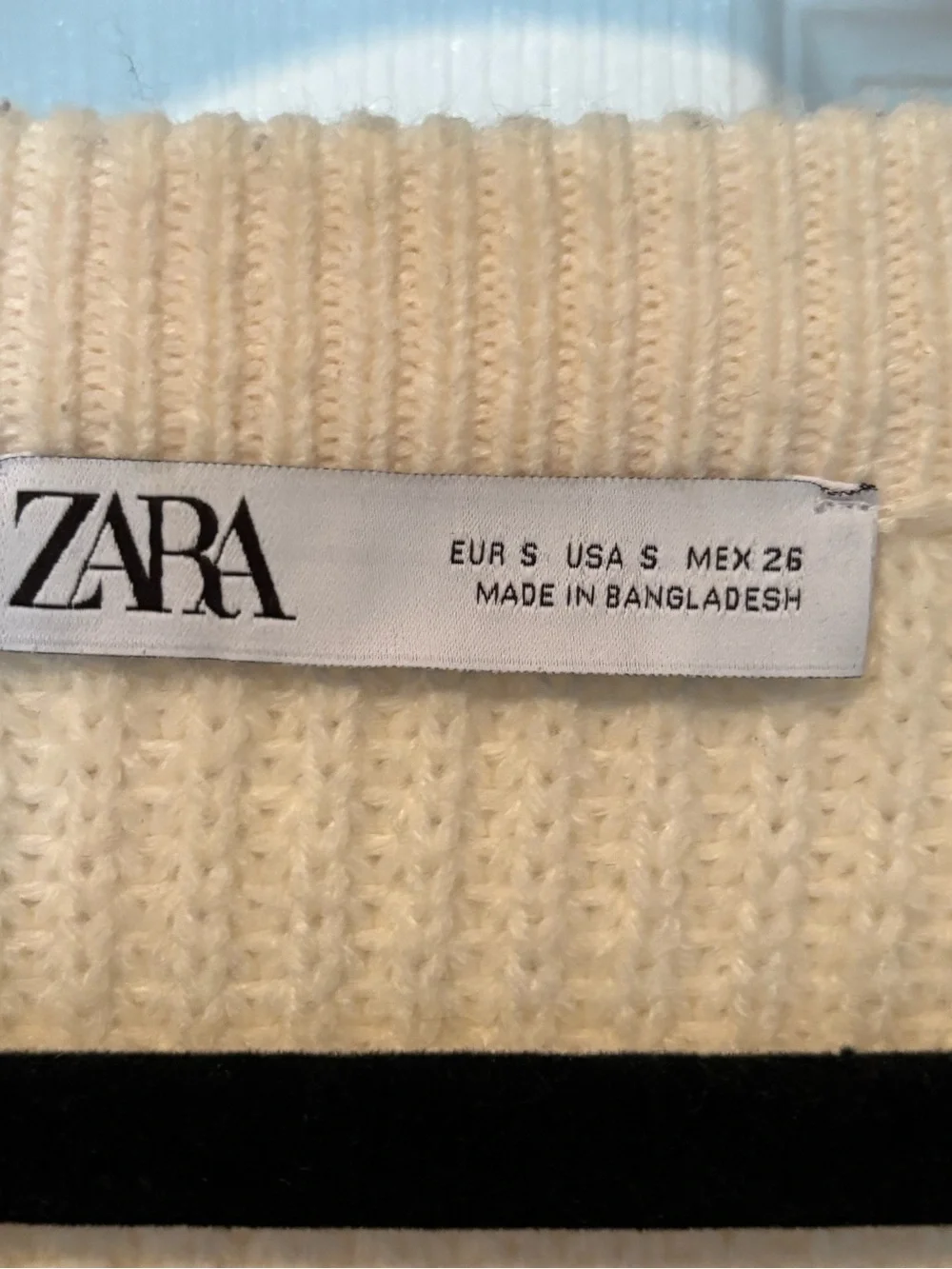 Zara Ivory V-Neck Cropped Ribbed Sweater - Picture 3 of 9